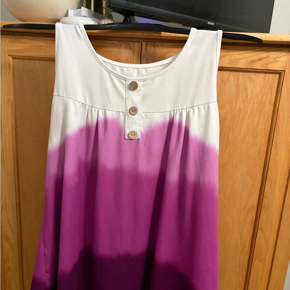 Source Unknown White and Pink Ombre Sleeveless Henley Top